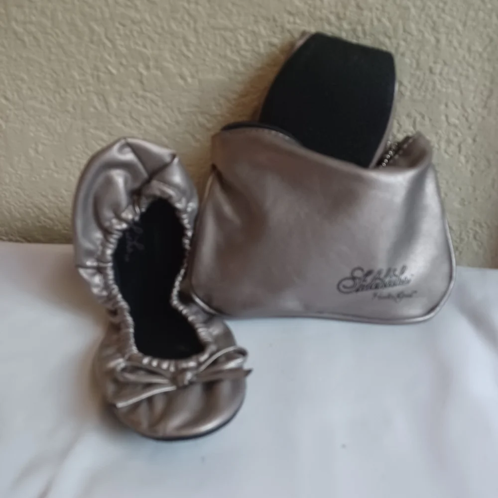 COPY - FOLDABLE FLATS PACKABLE TRAVEL WITH CARRY BAG WOMEN SIZE M NEW - Picture 1 of 3